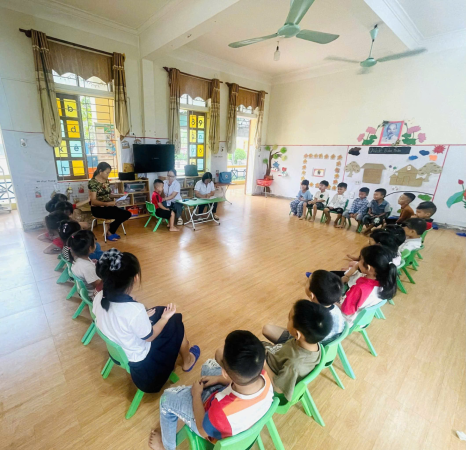 TRƯỜNG MẦM NON SƠN THÀNH PHỐI HỢP VỚI TRẠM Y TẾ XÃ KHÁM SỨC KHỎE ĐỊNH KỲ CHO TRẺ